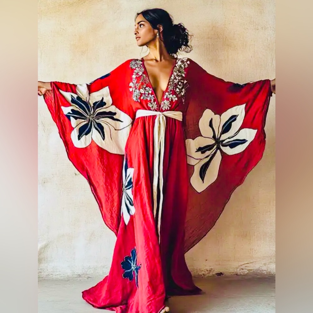 Gorgeous Red Floral Kimono / Robe (Fits XL Size 16) Spa Beauty Bundle - Picture 2 of 7